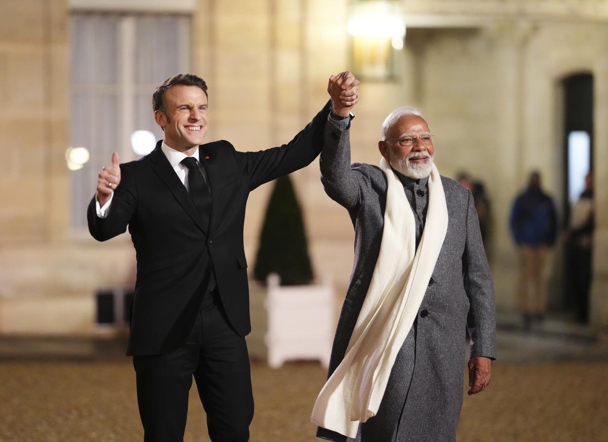 PM Modi Meets Macron in Paris Ahead of AI Summit, Engages with Global Leaders