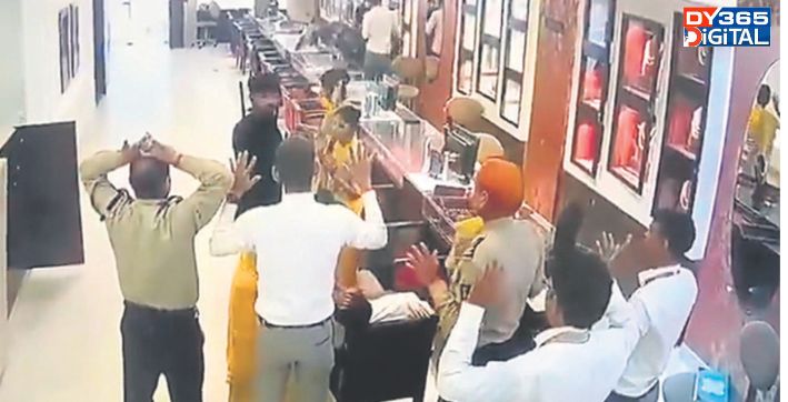 ₹25 Crore Heist at Tanishq Showroom in Bihar’s Arrah; Police Nab Suspects After Gunfight