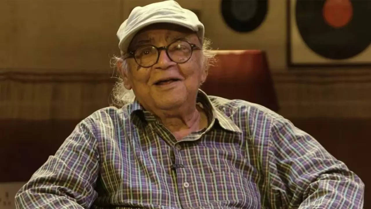 Veteran Bengali Actor and Theatre Icon Manoj Mitra Passes Away at 85