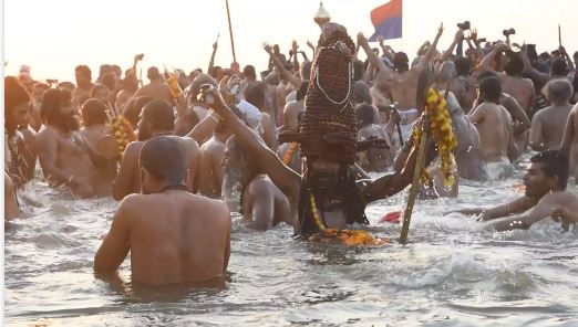 Massive Devotee Turnout at Maha Kumbh for Maghi Purnima Snan Amid Tight Security