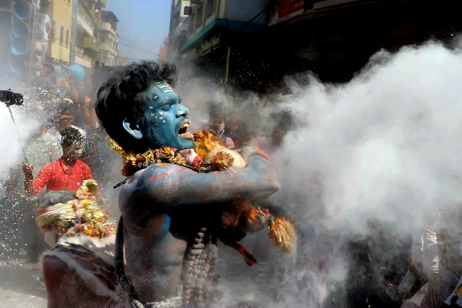 Masan holi: Where gulal is replaced by ashes of pyres