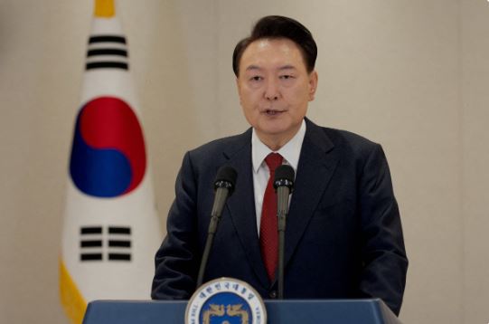 South Korean President Yoon Arrested in Historic Operation Following Martial Law Controversy