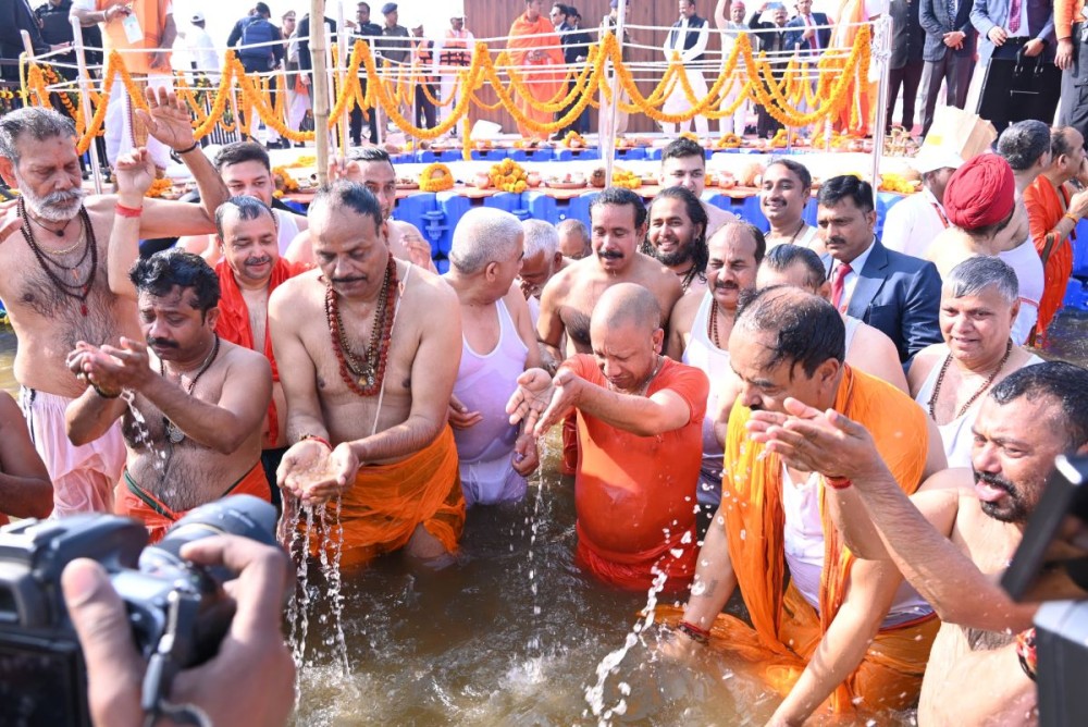 CM Yogi Dismisses Faecal Bacteria Report as ‘Propaganda,’ Says Sangam Water Fit for Dip