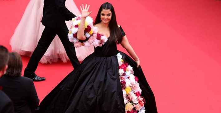 aishwarya-rai-bachchan-turns-heads-in-floral-gown-at-cannes-2022-red-carpet