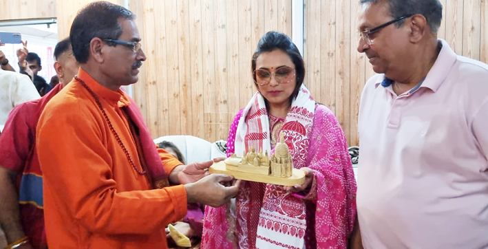 actress-rani-mukerji-visits-kamakhya-temple-in-guwahati