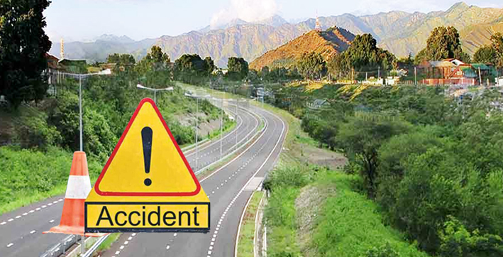 seven-killed-one-critically-injured-in-road-accident-in-jammu--kashmir