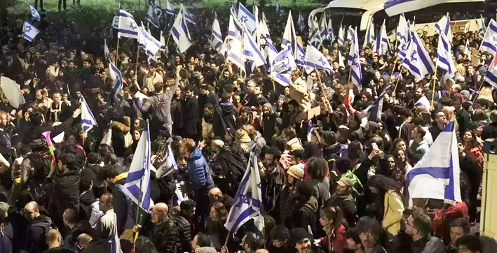 protests-erupts-in-israel-after-pm-netanyahu-fires-defence-minister