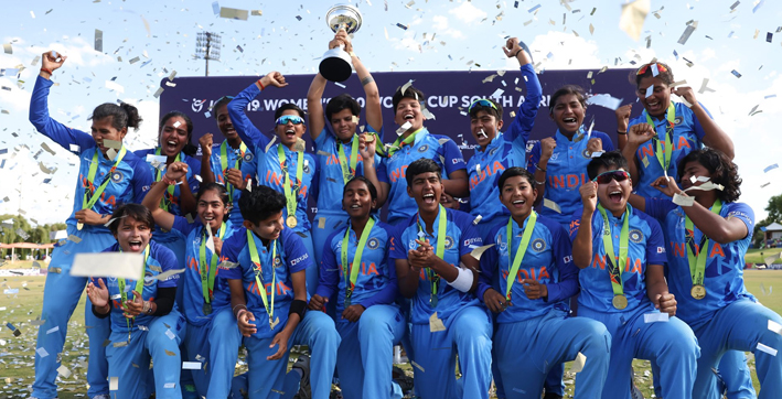 Indian Cricket Fraternity Lauds Women in Blue