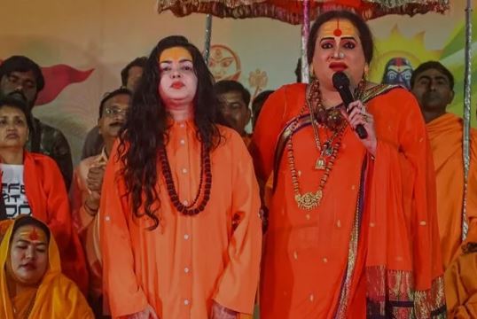 Kinnar Akhara Chief Ousts Mamta Kulkarni, Laxmi Narayan Tripathi Over ‘Treason’ Allegations