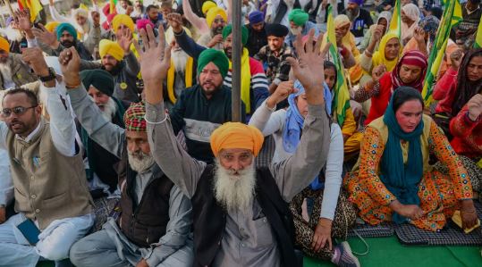 punjab-on-edge-as-farmers-detained-ahead-of-‘chandigarh-chalo’-protest-cm-mann-