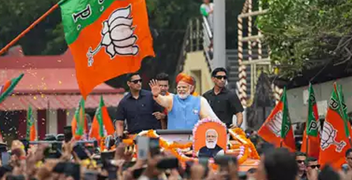 pm-modi-holds-mega-road-show-in-bengaluru-ahead-of-karnataka-assembly-polls