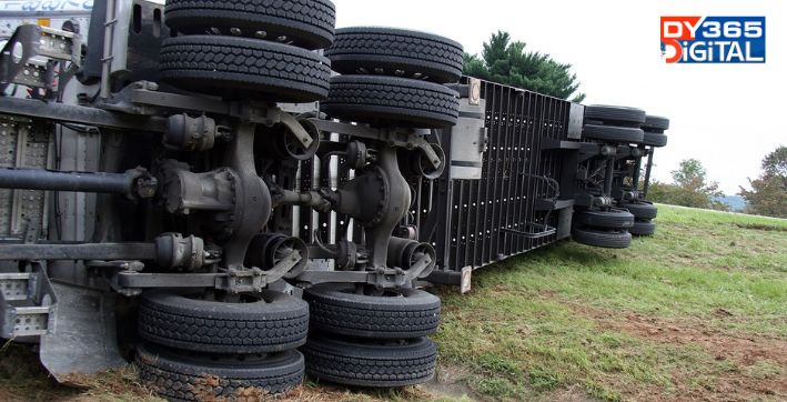 assam-two-injured-as-truck-overturns-near-guwahatis-jalukbari