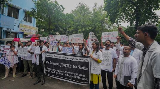 Over 45 Senior Doctors Resign from RG Kar Medical Centre in Solidarity with Junior Colleagues