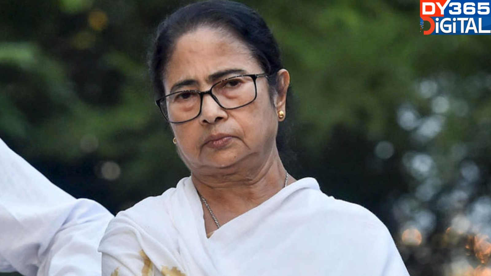 mamata-banerjee-denies-offering-money-to-kolkata-doctor’s-family