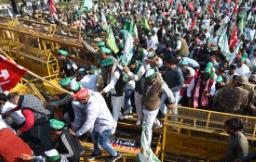 Farmers Breach Barricades, March Towards Delhi Over MSP Demand