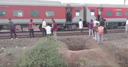 Jalgaon Train Tragedy: 8 Killed as Passengers Fleeing Suspected Fire Are Struck by ..