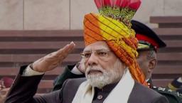 PM Modi Dons Vibrant Red and Yellow Turban to Celebrate 76th Republic Day