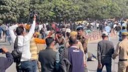 Police Lathi-Charge BPSC Aspirants in Patna Over Exam Normalisation Rumours